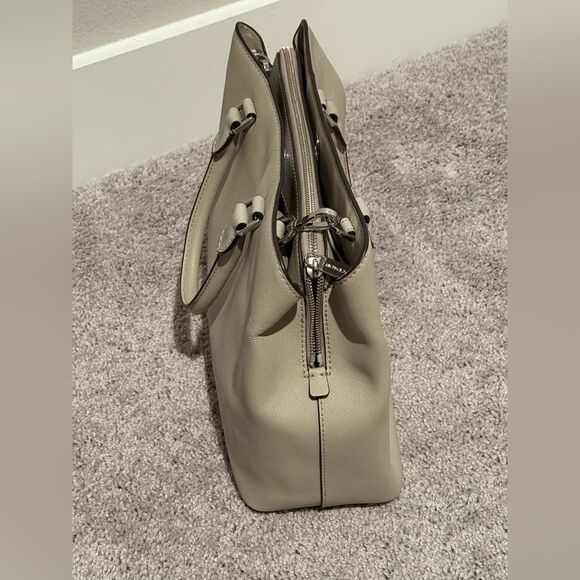 Authentic Michael Kors Handbag with Crossbody Strap - Picture 8 of 15